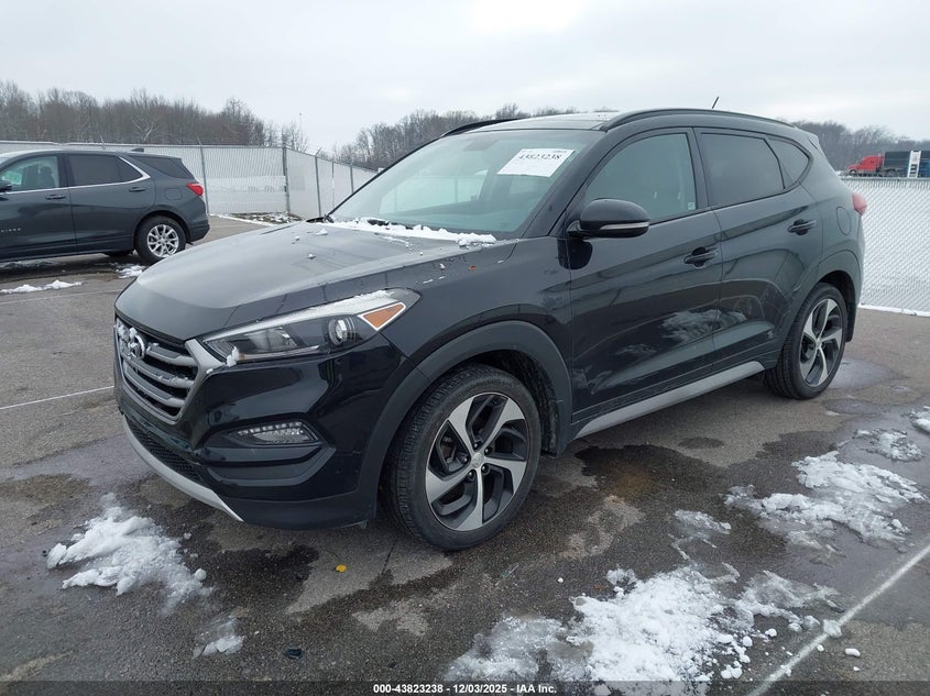 KM8J33A24HU553991 2017 HYUNDAI TUCSON photo no. 2