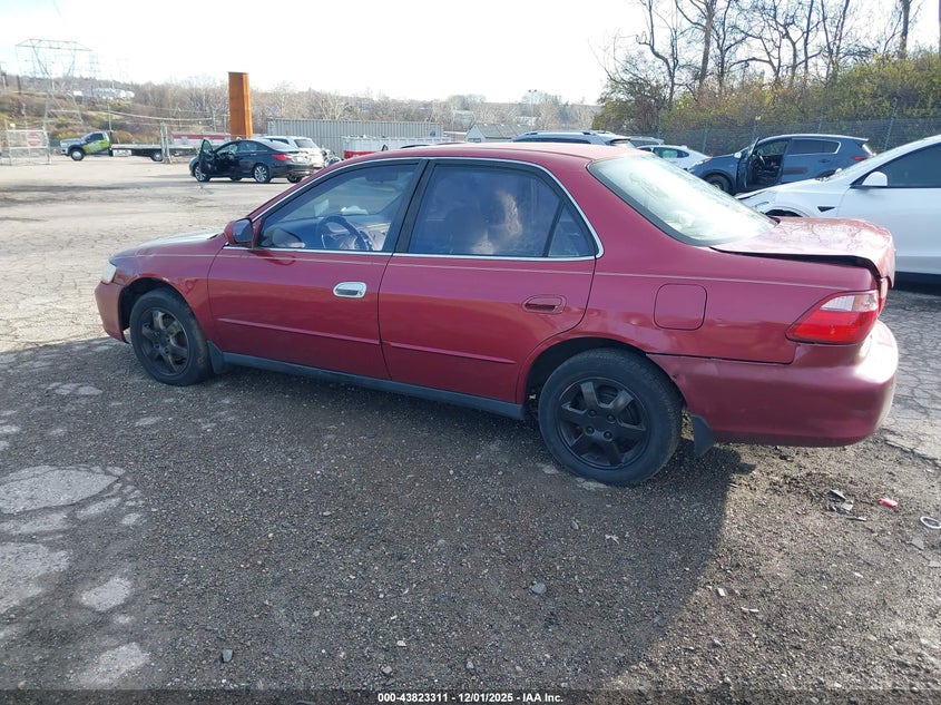 JHMCG5673YC024862 2000 HONDA ACCORD photo no. 3