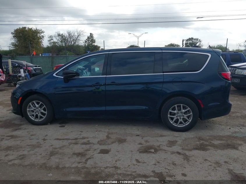 2025 Chrysler Pacifica Select VIN: 2C4RC1BG9SR538879 Lot: 43823466