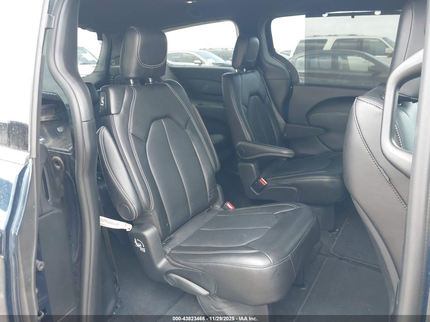 2025 Chrysler Pacifica Select VIN: 2C4RC1BG9SR538879 Lot: 43823466