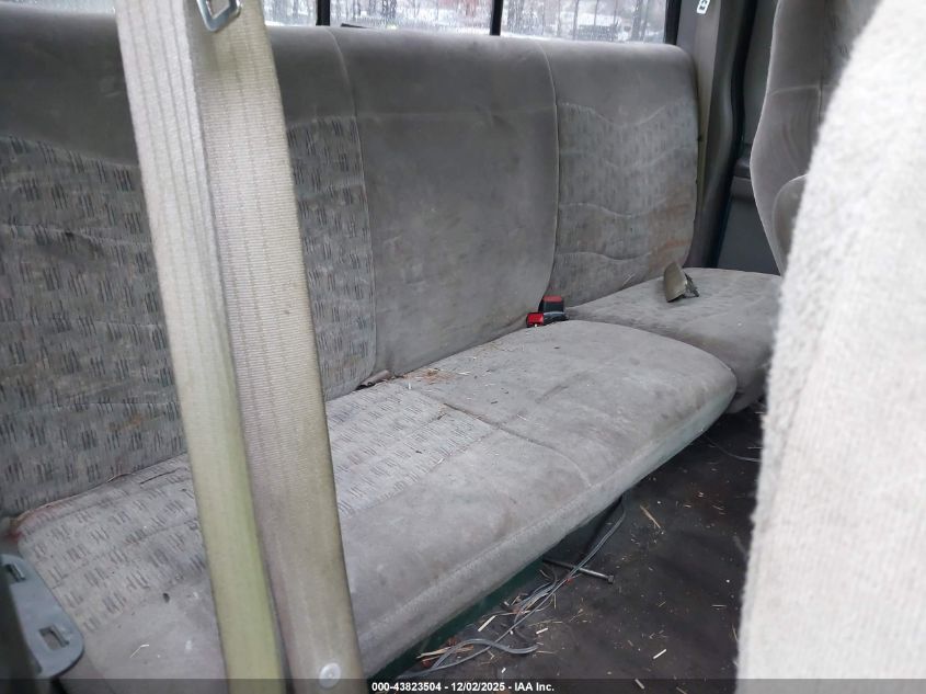 2000 Ford F-250 Lariat/Xl/Xlt VIN: 1FTNX21F5YEA25104 Lot: 43823504