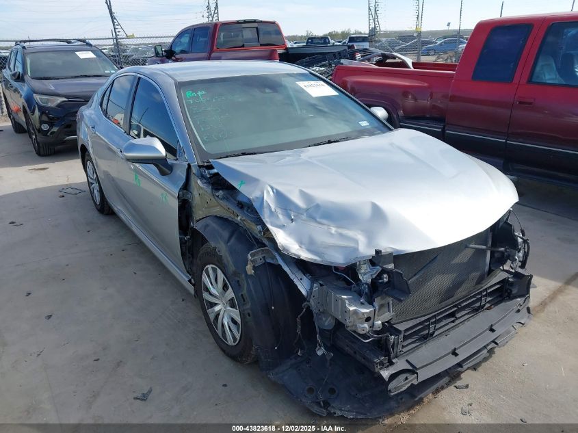 TOYOTA CAMRY HYBRID LE