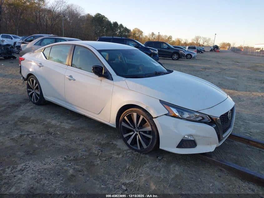 NISSAN ALTIMA SR FWD