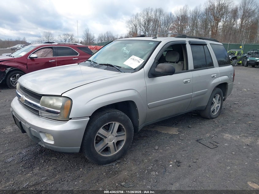 1GNDT13S252113821 2005 CHEVROLET TRAILBLAZER photo no. 2