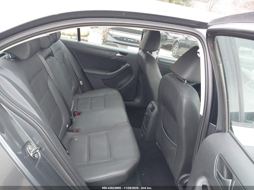 2012 Volkswagen Jetta 2.5L Se VIN: 3VWDP7AJ0CM352913 Lot: 43823900