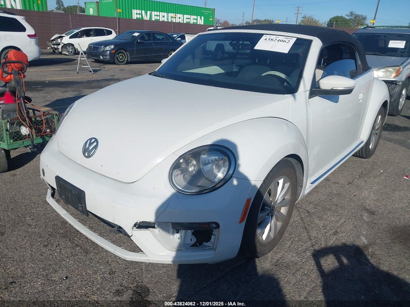 3VW517AT2HM804438 2017 VOLKSWAGEN BEETLE photo no. 2