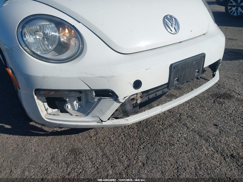 3VW517AT2HM804438 2017 VOLKSWAGEN BEETLE photo no. 6