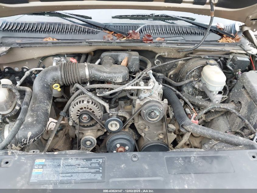 2005 GMC Sierra 1500 Work Truck VIN: 1GTEC14X15Z353148 Lot: 43824147