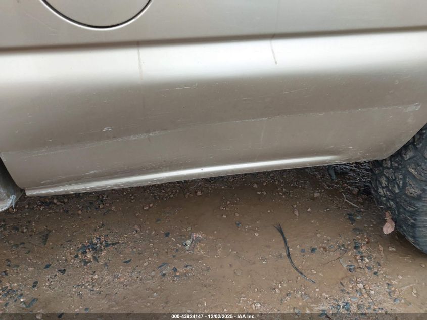 2005 GMC Sierra 1500 Work Truck VIN: 1GTEC14X15Z353148 Lot: 43824147