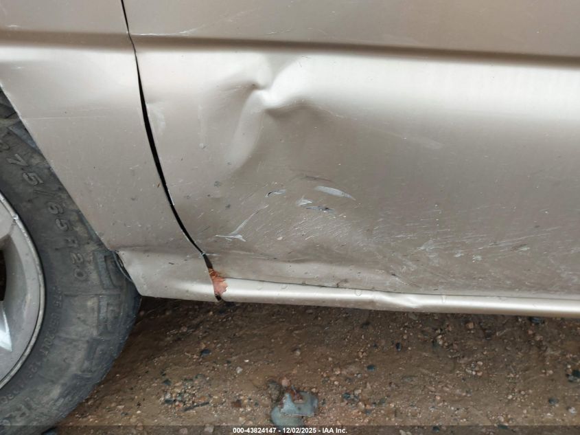 2005 GMC Sierra 1500 Work Truck VIN: 1GTEC14X15Z353148 Lot: 43824147