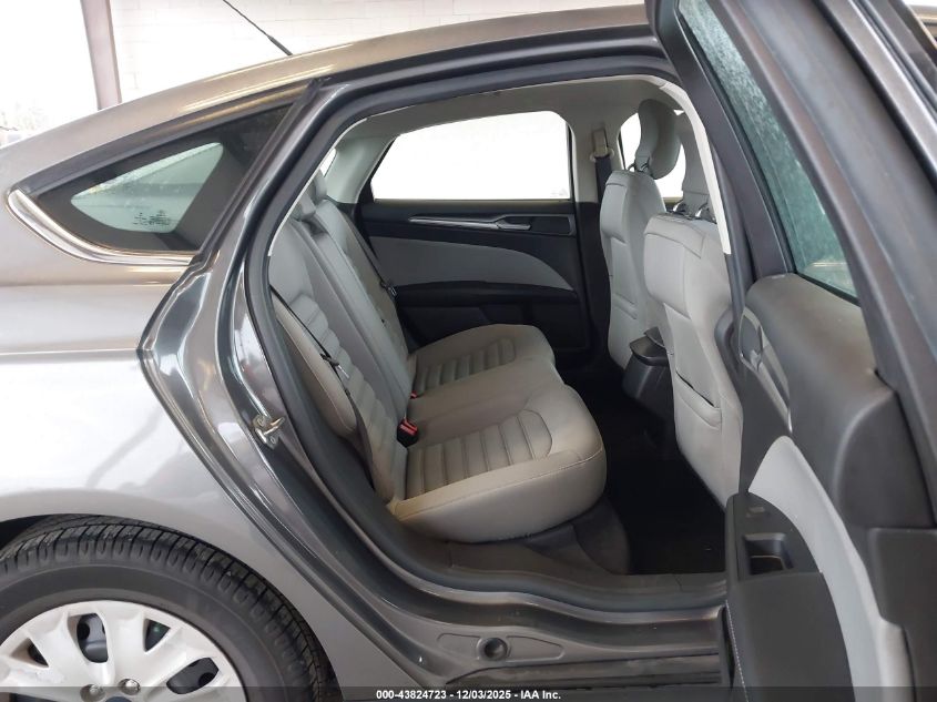 2014 Ford Fusion S VIN: 3FA6P0G71ER330557 Lot: 43824723