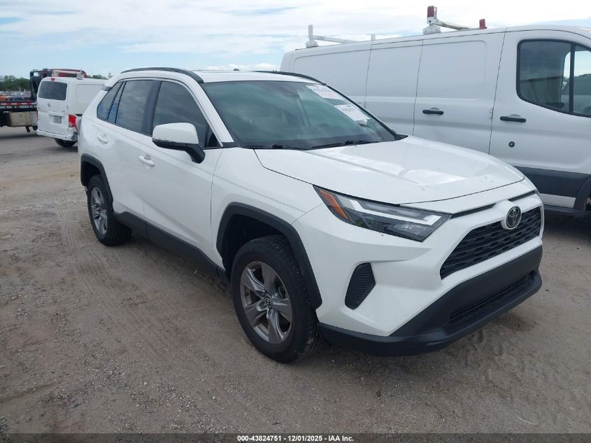 TOYOTA RAV4 XLE