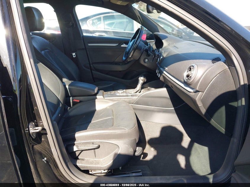 2015 AUDI A3 auction photo 5