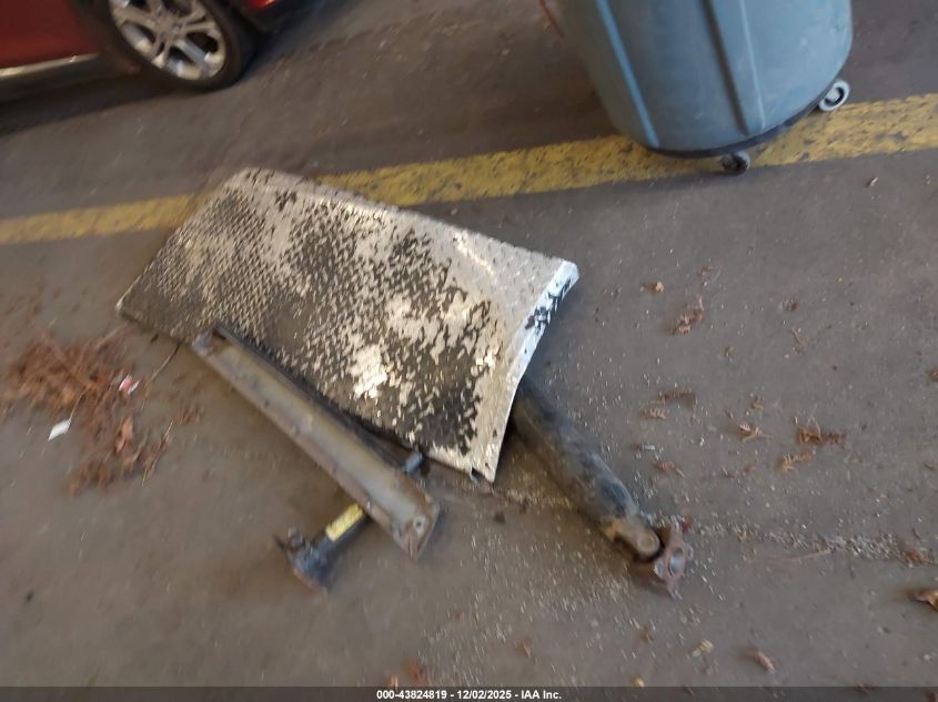 1999 Toyota Tacoma VIN: 4TAWN72N8XZ560427 Lot: 43824819