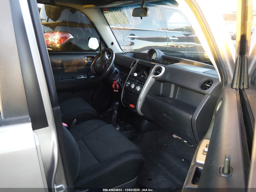 JTLKT334964104458 2006 SCION XB photo no. 5