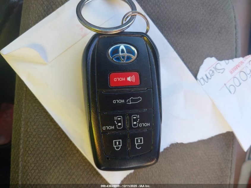 2022 Toyota Sienna Xle VIN: 5TDJSKFC5NS059870 Lot: 43825009