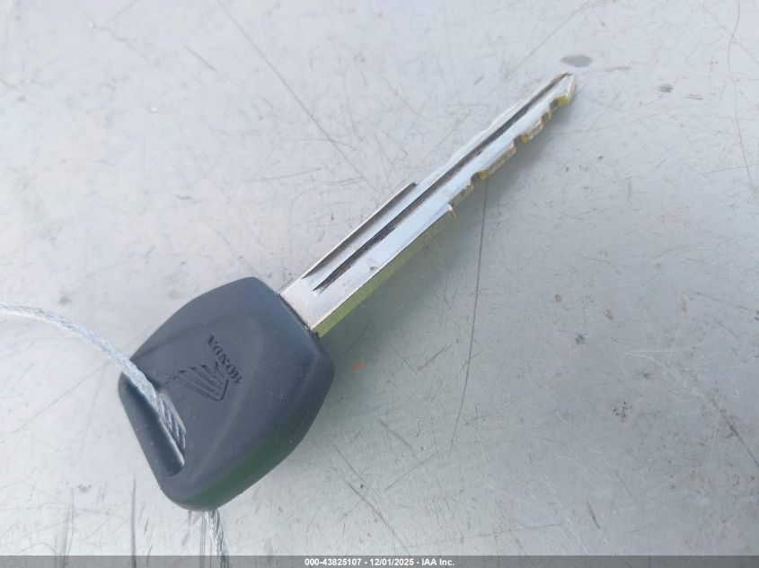 ZDCSC6012EF215047 2014 HONDA CB photo no. 11