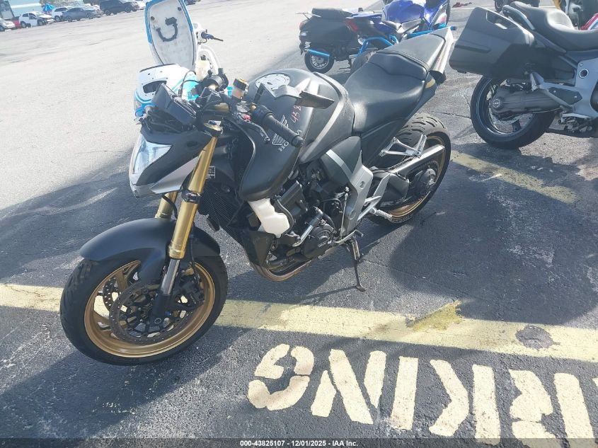 ZDCSC6012EF215047 2014 HONDA CB photo no. 2