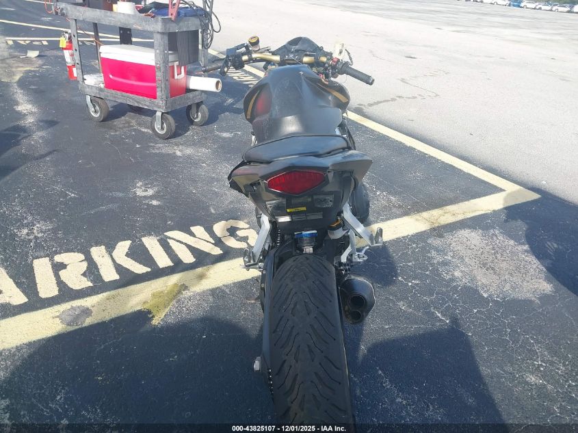 ZDCSC6012EF215047 2014 HONDA CB photo no. 6