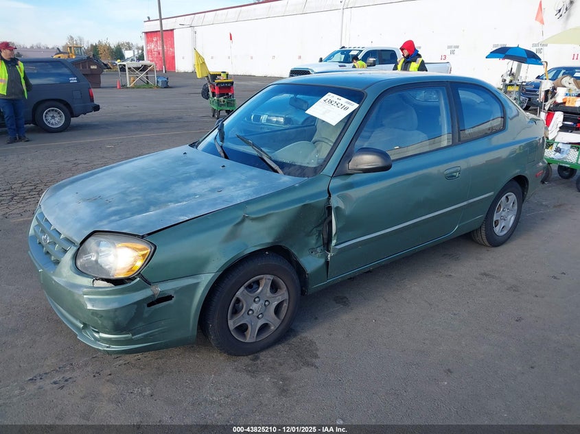 KMHCG35C95U324329 2005 HYUNDAI ACCENT photo no. 2