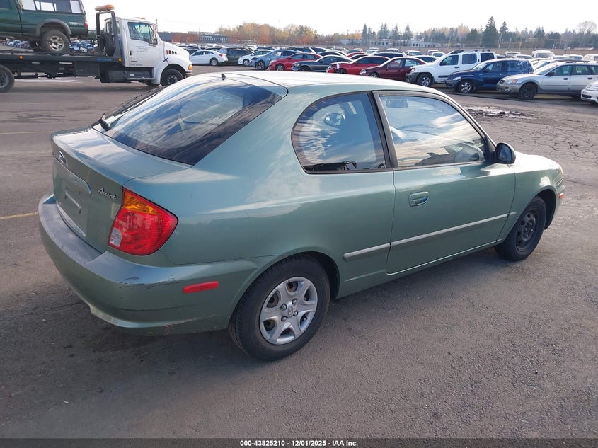 KMHCG35C95U324329 2005 HYUNDAI ACCENT photo no. 4