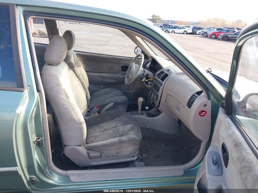KMHCG35C95U324329 2005 HYUNDAI ACCENT photo no. 5