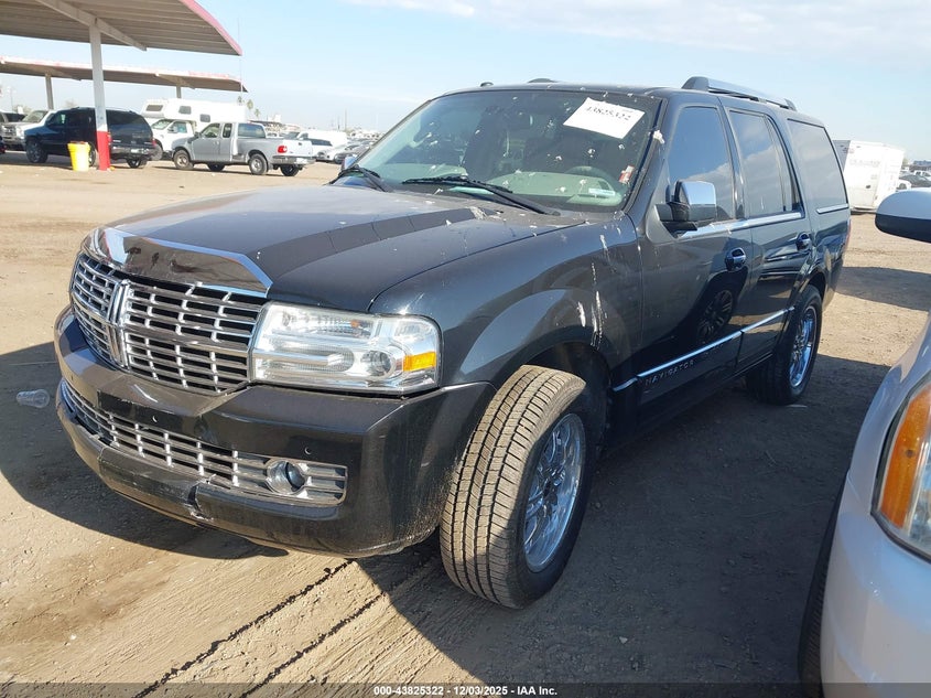 5LMJJ2J54BEJ09728 2011 LINCOLN NAVIGATOR photo no. 2