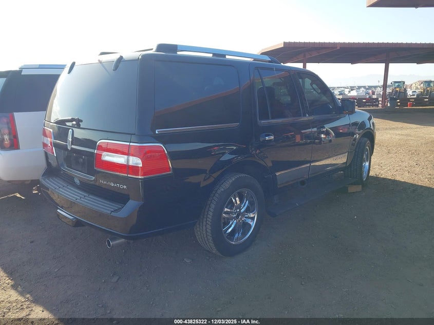 5LMJJ2J54BEJ09728 2011 LINCOLN NAVIGATOR photo no. 4
