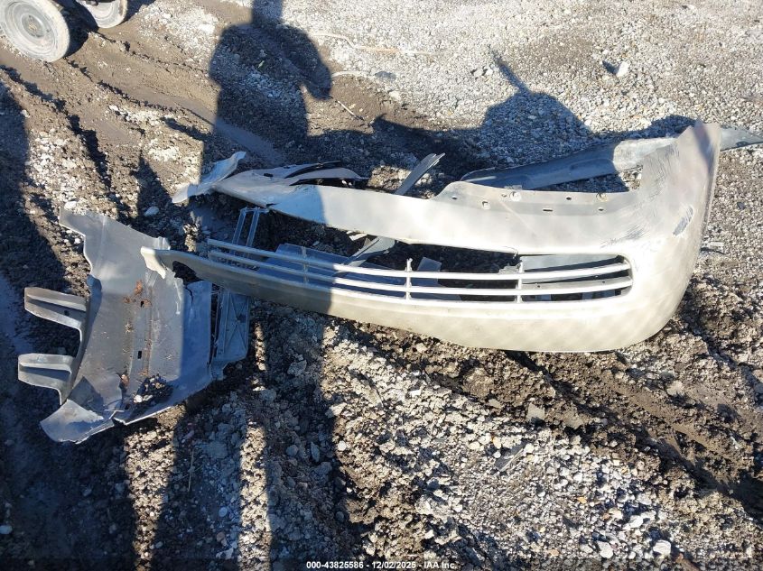 2005 Lincoln Town Car Signature VIN: 1LNHM81WX5Y637572 Lot: 43825586