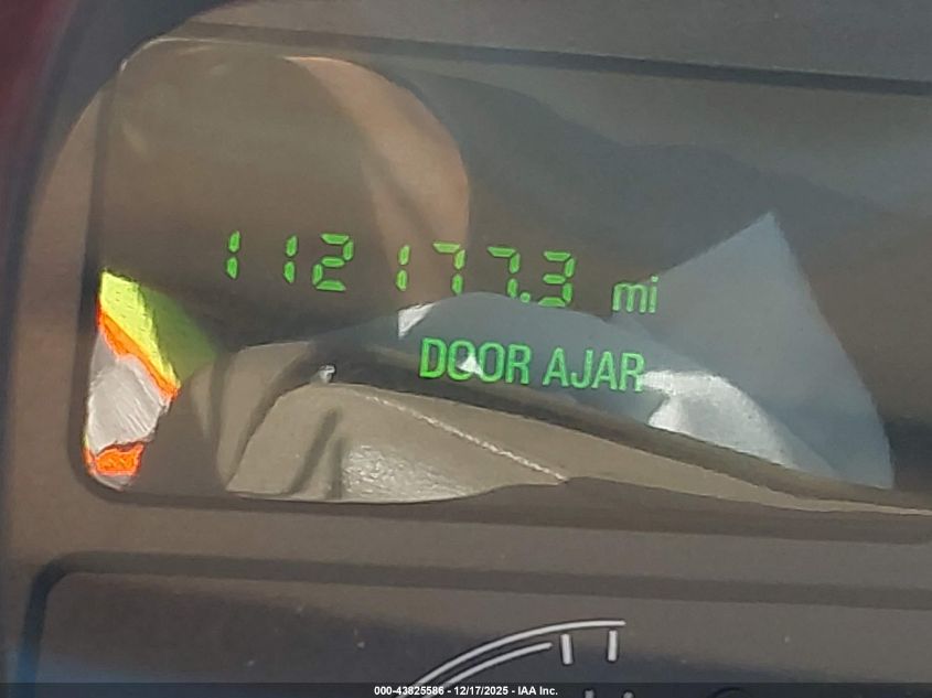 2005 Lincoln Town Car Signature VIN: 1LNHM81WX5Y637572 Lot: 43825586