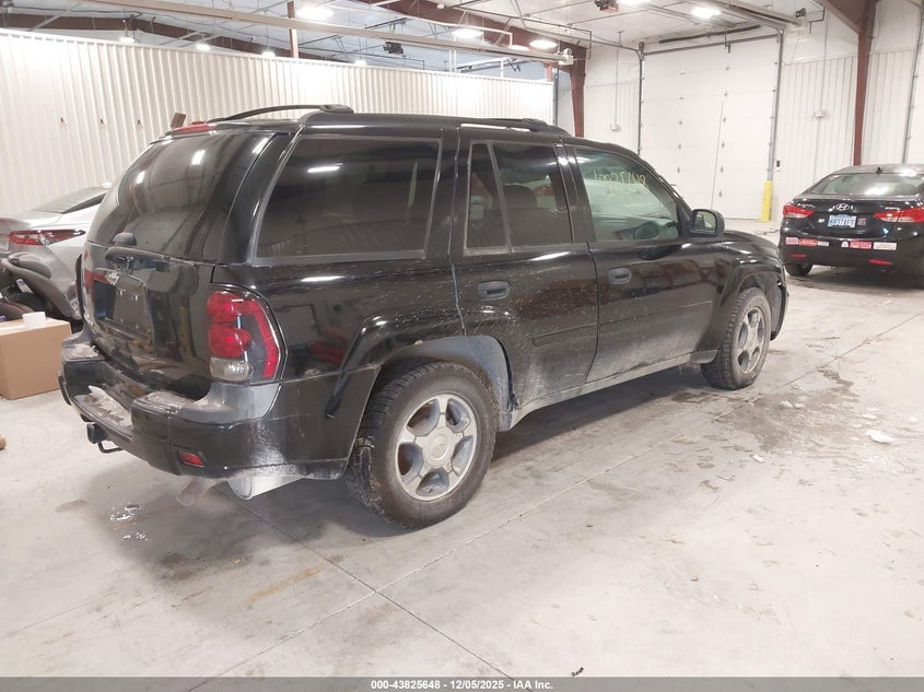 1GNDT13S872202618 2007 CHEVROLET TRAILBLAZER photo no. 4