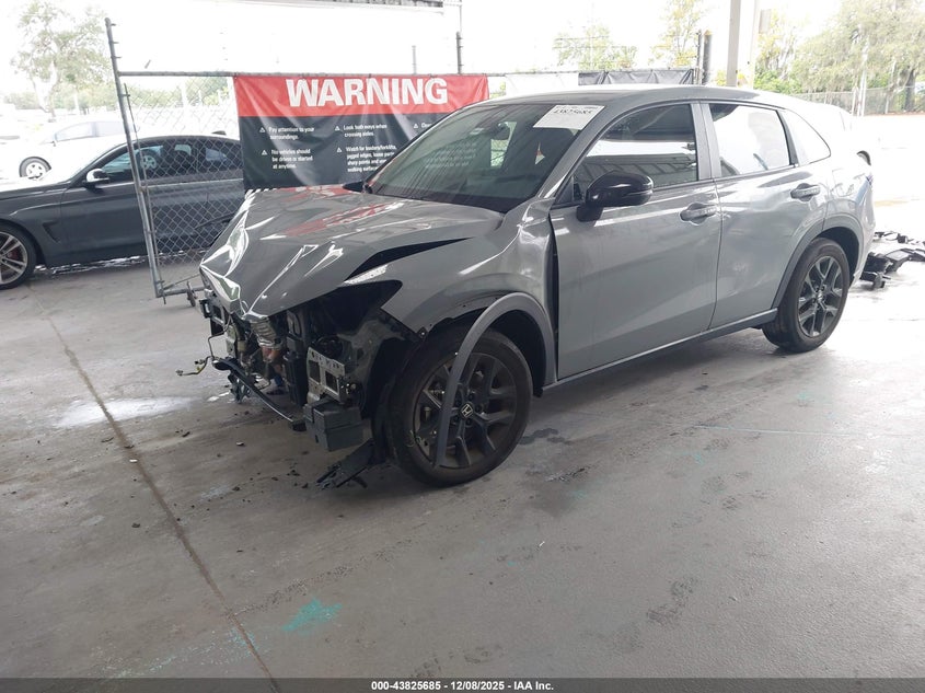 HONDA HR-V 2024 3CZRZ1H5XRM748729 Photo 2