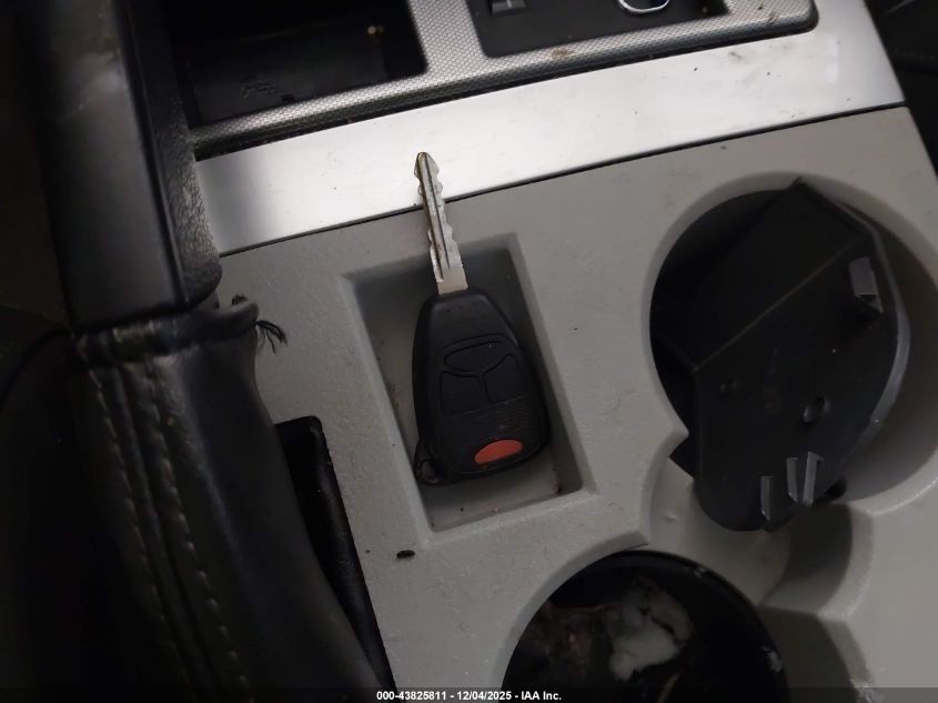 2008 Jeep Liberty Sport VIN: 1J8GN28K18W105455 Lot: 43825811