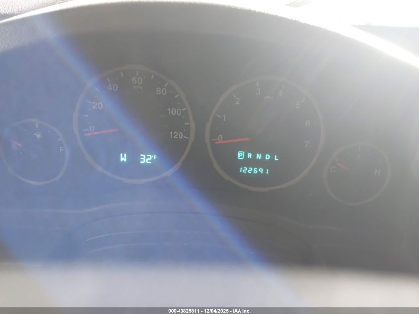 2008 Jeep Liberty Sport VIN: 1J8GN28K18W105455 Lot: 43825811