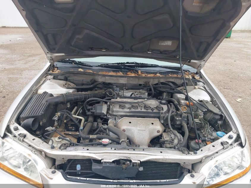 1998 Honda Accord Ex VIN: 1HGCG5651WA069423 Lot: 43825815