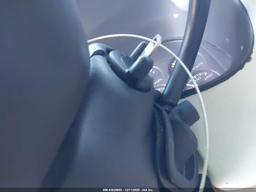 2001 GMC Yukon Slt VIN: 1GKEC13T41J189812 Lot: 43825880