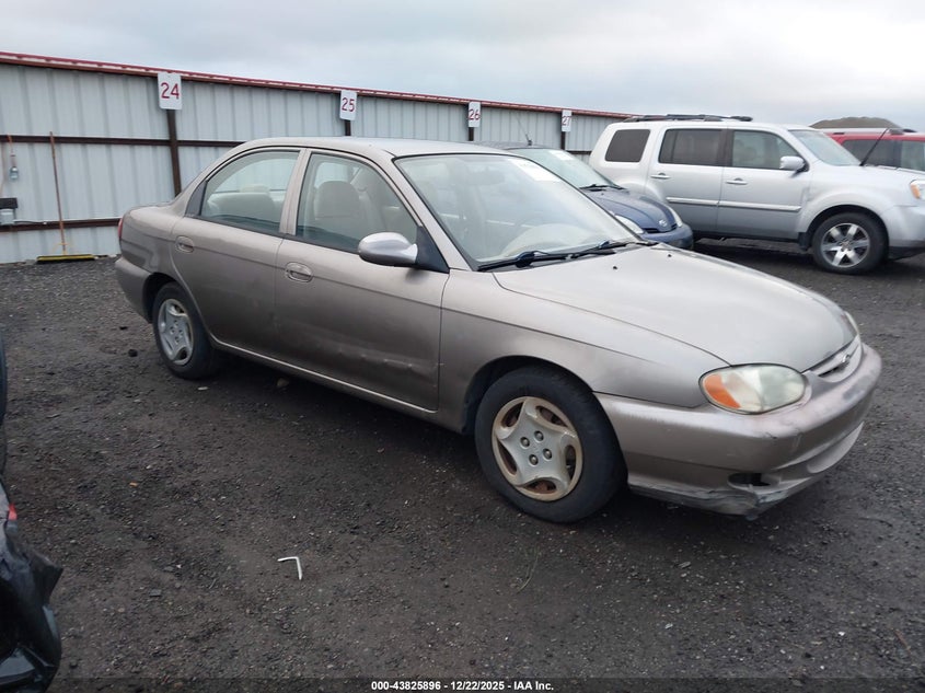 KIA SEPHIA 2001. Lot# 43825896. VIN KNAFB121615051505. Photo 1