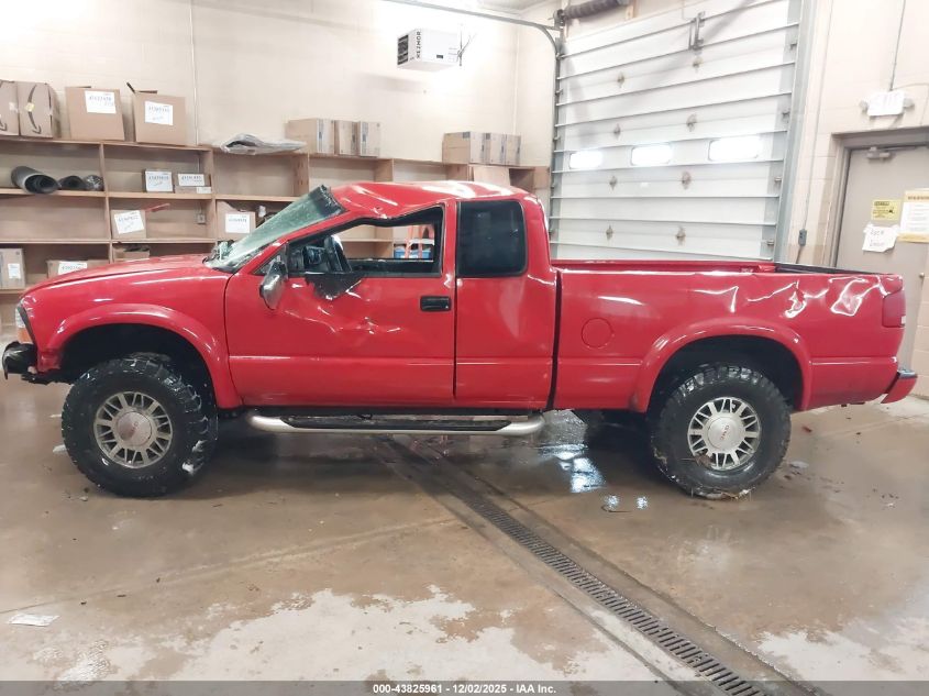 2000 GMC Sonoma Sls VIN: 1GTCT19W3Y8300548 Lot: 43825961