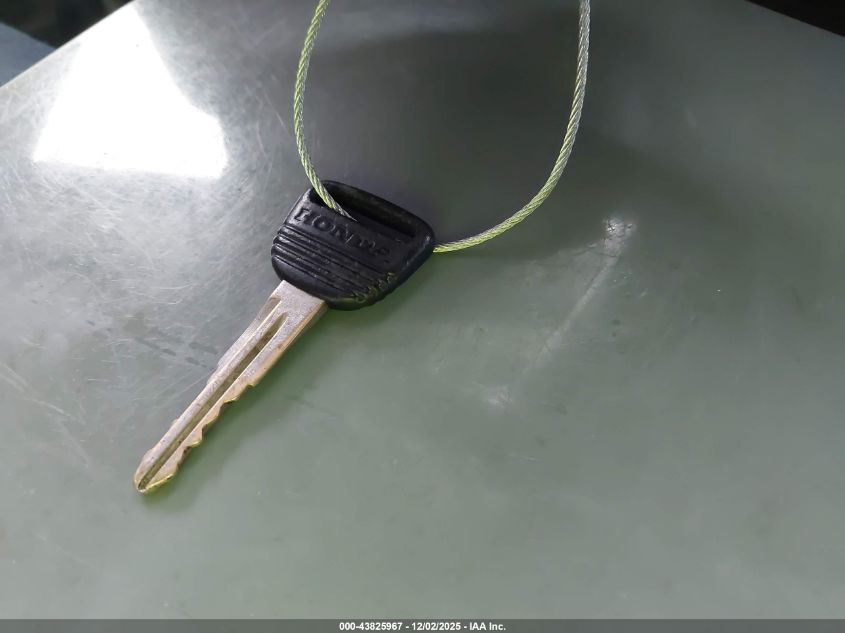 2000 Honda Civic Value Package VIN: 2HGEJ6615YH530527 Lot: 43825967