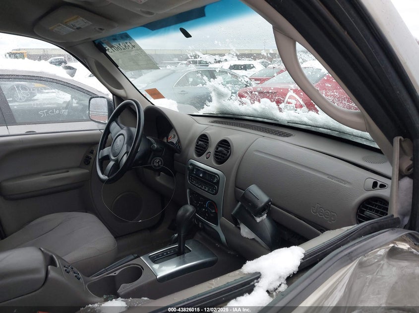 1J4GL48K93W651402 2003 JEEP LIBERTY (NORTH AMERICA) photo no. 5