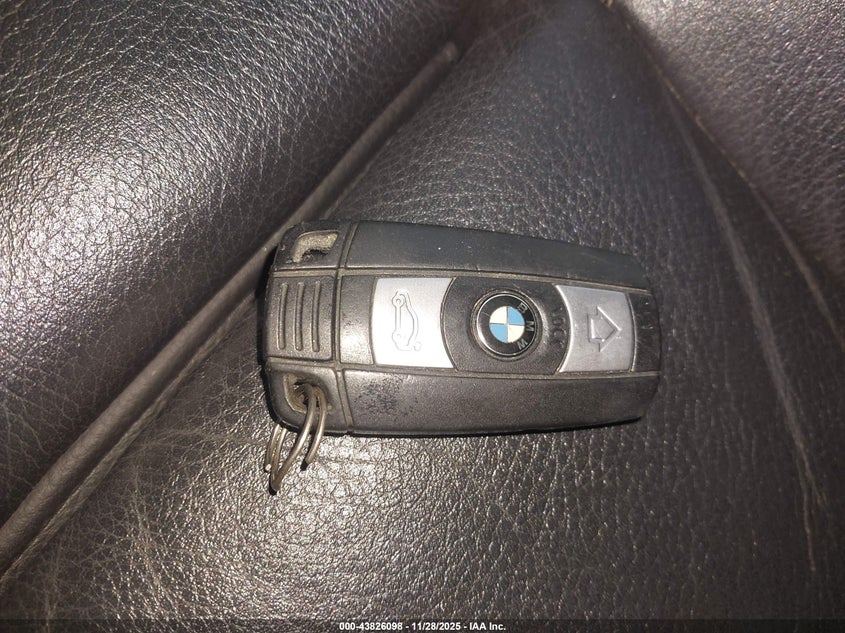 2006 BMW 330I VIN: WBAVB33506KR81997 Lot: 43826098