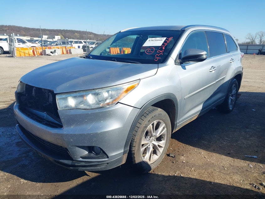 2015 TOYOTA HIGHLANDER auction photo 2