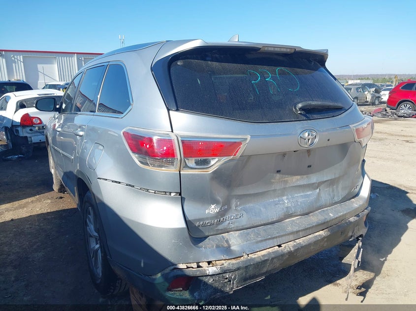 2015 TOYOTA HIGHLANDER auction photo 3
