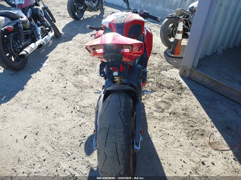 2025 Ducati Panigale V4/V4S VIN: ZDMDAG6W0SB003253 Lot: 43826846