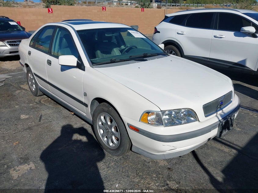 YV1VS2550YF504969 2000 Volvo S40 A/As auction photo 1