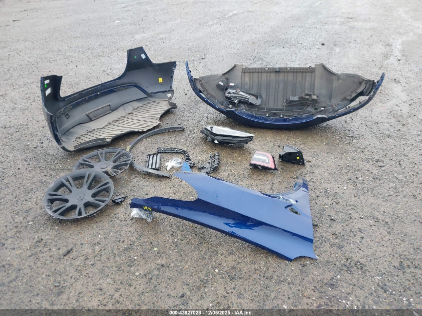 2023 Tesla Model Y Awd/Long Range Dual Motor All-Wheel Drive VIN: 7SAYGDEE5PF643078 Lot: 43827028