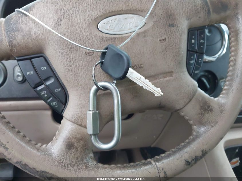 2005 Ford Expedition Eddie Bauer/King Ranch VIN: 1FMFU18565LA63481 Lot: 43827065