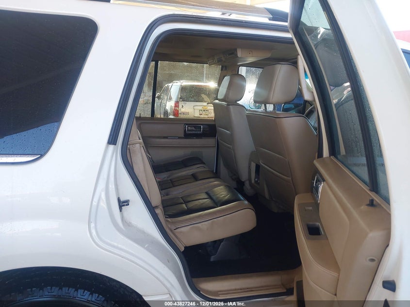 5LMFU27528LJ17724 2008 LINCOLN NAVIGATOR photo no. 8