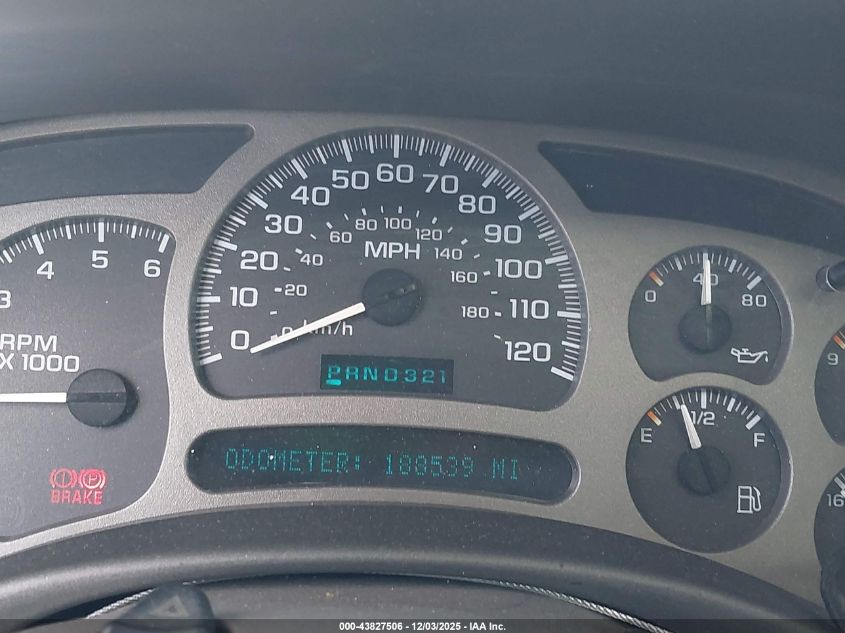 2005 GMC Yukon Denali VIN: 1GKEK63U35J200734 Lot: 43827506