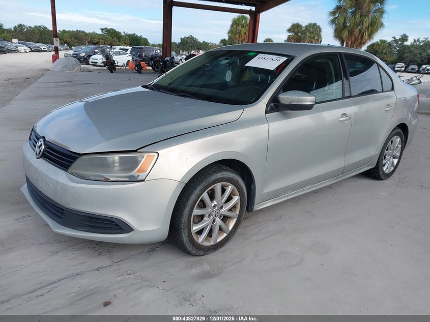 3VWDX7AJ5BM319128 2011 VOLKSWAGEN JETTA photo no. 2